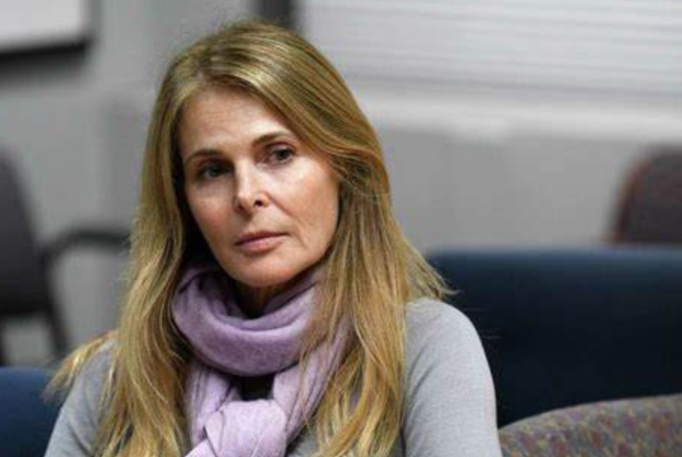 Catherine Oxenberg contact