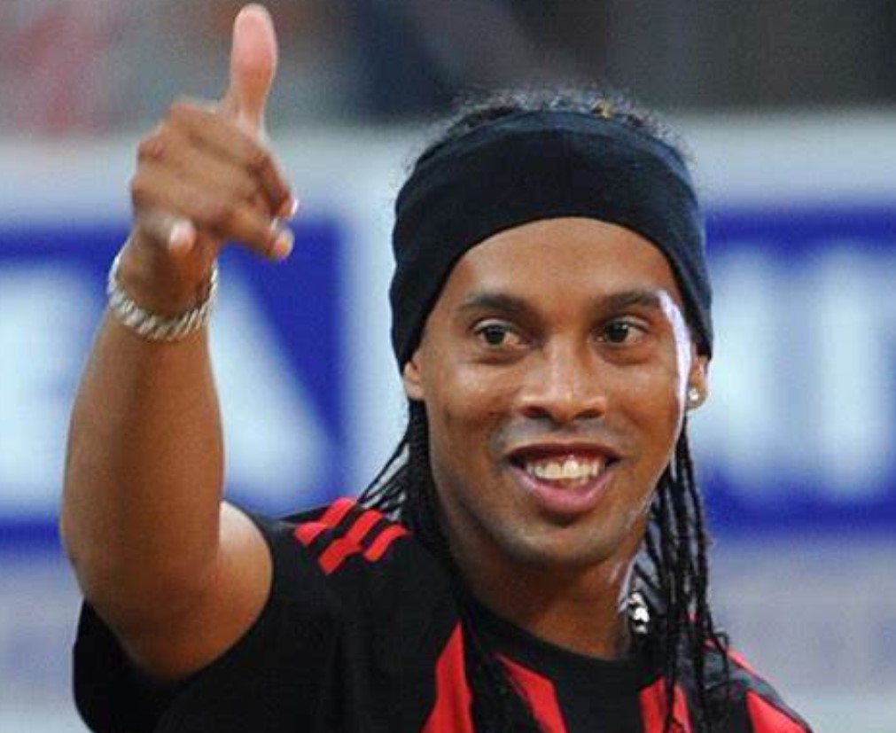 Ronaldinho contact