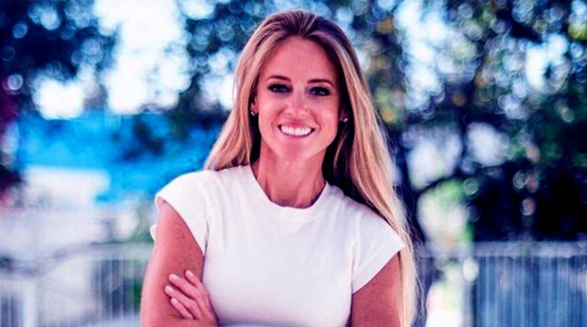 Nicole Curtis contact